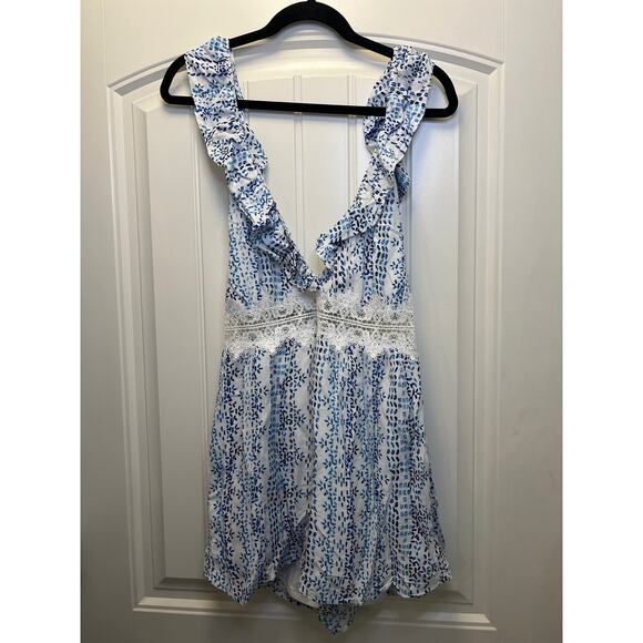 NWT En Crème Women’s‎ Ruffle Sleeveless Print Lace Romper Size M White Blue - Picture 1 of 9